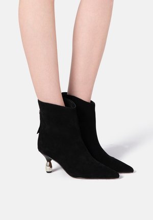 L37 Boots à talons - black