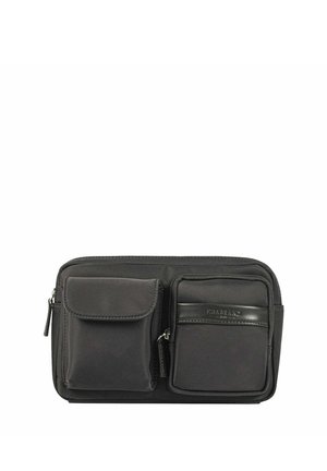 Sac à dos en nylon noir pour ordinateur portable avec deux compartiments zippés, doté d'une poche avant et d'accents en cuir. Texture lisse et forme rectangulaire.