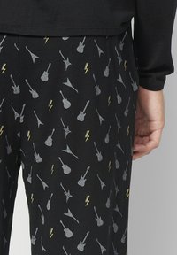 Koroshi SET - Pidžaamakomplekt - black