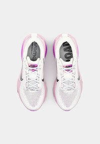 Nike Performance VOMERO 18 - Road running shoes - summit white/black/elemental pink/red plum/active fuchsia/metallic silver