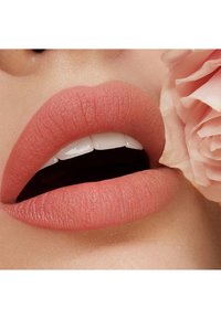 KIKO Milano POWDER POWER LIPSTICK beżowy