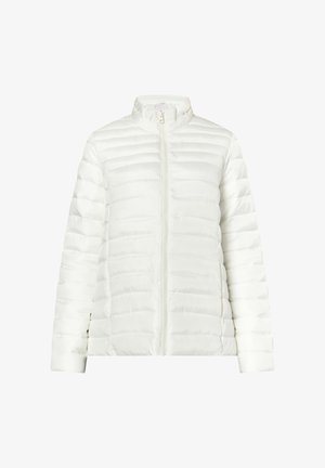 Hvid polstret jakke med høj krave, frontlynlås og quiltet mønster. Glat tekstur, lange ærmer og en slank silhuet.