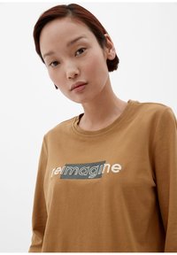 s.Oliver PRINT MIT 3/4 ÄRMELN - Langarmshirt - sandstein