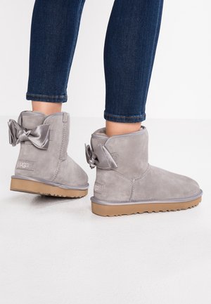Classic ankle boots - grey