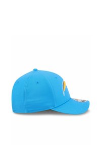 Light blue baseball cap with a curved brim, featuring a yellow lightning bolt logo on the front. Made of soft fabric with stitched details.