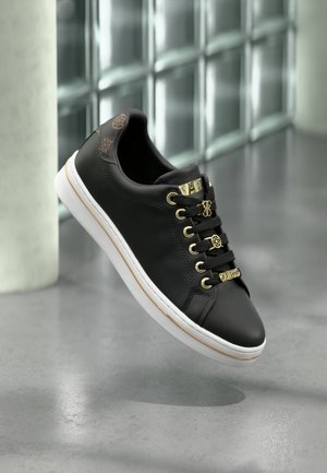 Guess STASEY - Joggesko - black