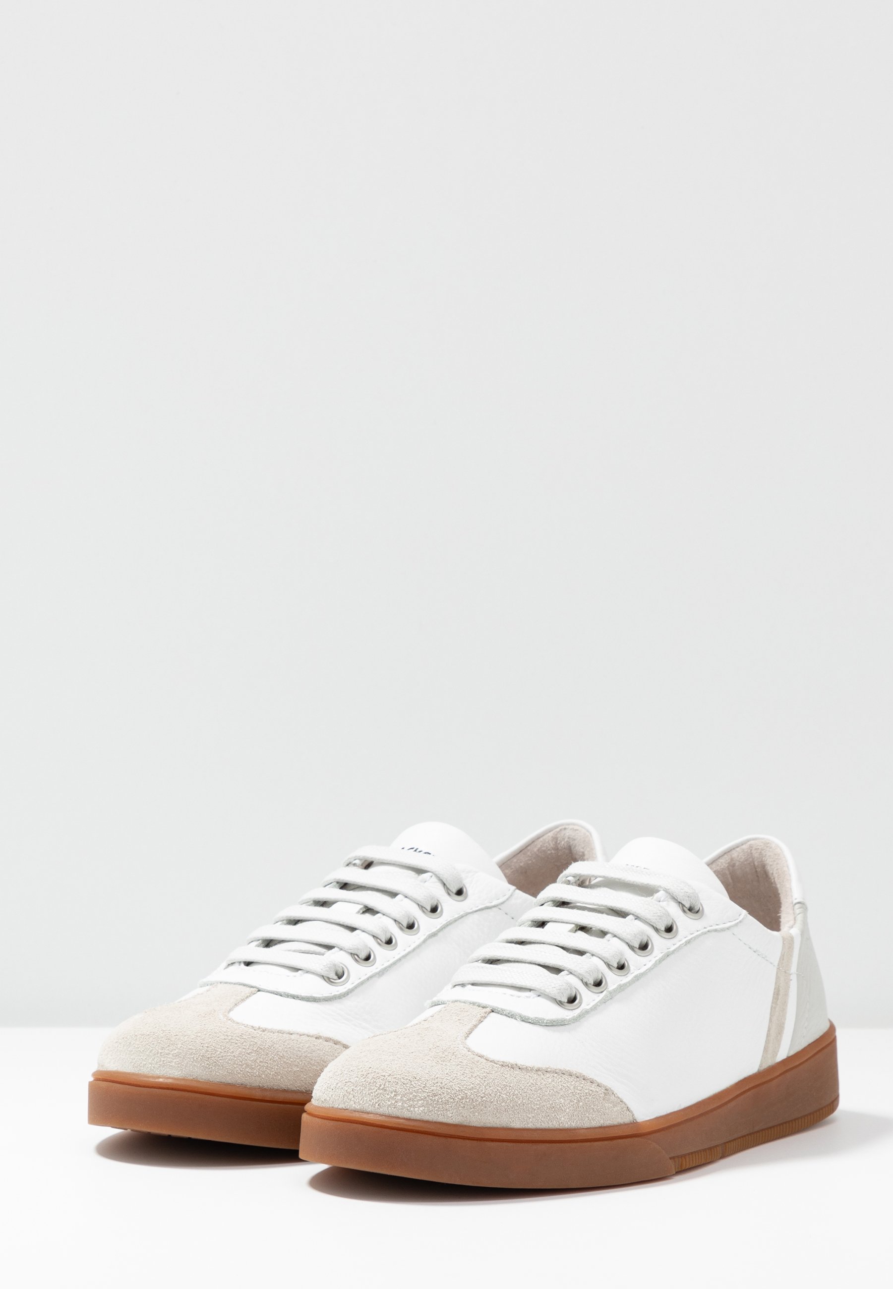 articlespp media p106abb06efa1d3e Blackstone Joggesko whiteoatmeal Zalando.no