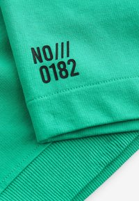 Next SHORT SLEEVE CREW SET REGULAR FIT - Træningsbukser - green