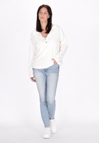 Thumbnail Image 2