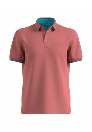 Rosa Poloshirt mit einer Zwei-Button-Leiste, kurzen Ärmeln und türkisfarbenen Akzenten am Kragen und den Ärmelsäumen; glatte Textur.