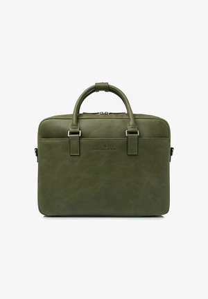 Olivengrüne Lederaktentasche mit doppelten Griffen, einem Reißverschluss und silberfarbenen Beschlägen. Besitzt eine strukturierte Oberfläche und ein geprägtes Logo.