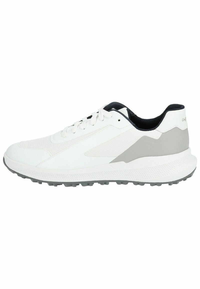 Zapatilla deportiva blanca con parte superior de malla texturizada y cuero, acentos grises en los lados y una suela de goma flexible con surcos de tracción.