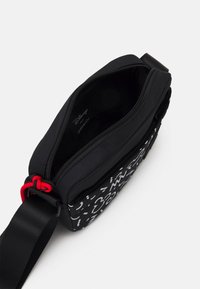 Even&Odd Borsa a tracolla - black