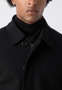 INDICODE JEANS Abrigo corto - black