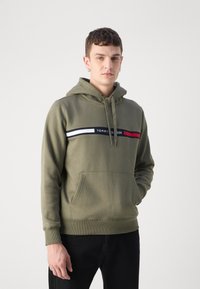 Tommy Hilfiger CHEST INSERT - Felpa con cappuccio - green