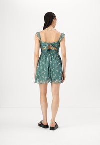 Hollister Co. SAIDIE MIDI DRESS - Dnevna obleka - chestnut