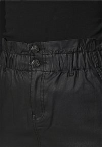 ONLY Tall ONLBILLI COATED SKIRT - Gonna a tubino - black