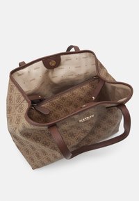 Guess VIKKY II - Rokassoma - latte brown