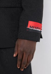 Thumbnail Image 7