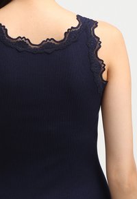 Rosemunde SILK-MIX - Top - navy