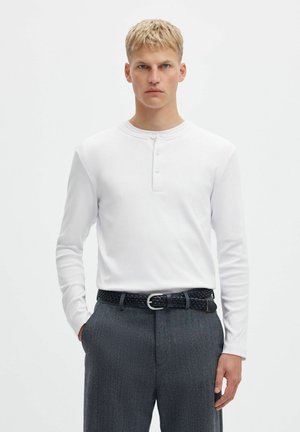 Selected, HENLEY SHIRT RIBBED LONG SLEEVED - T-shirt à manches longues - bright white