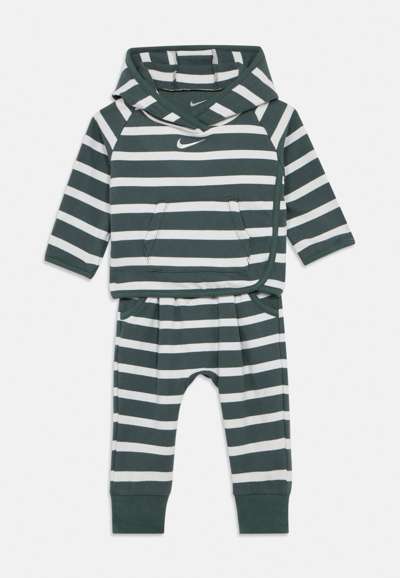 Nike Sportswear Hoodie donkergroen