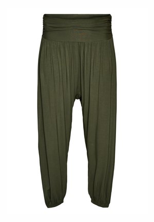 Luźne spodnie harem o oliwkowej zieleni, z marszczonymi mankietami przy kostkach i szerokim marszczonym pasem, wykonane z miękkiego, lekkiego materiału.