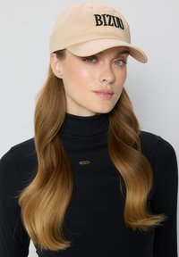 BIZUU ZANE - Pet - beige