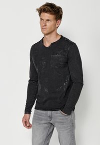 Koroshi Top s dlhým rukávom - black