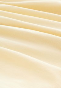 Non sélectionné, buttermilk yellow