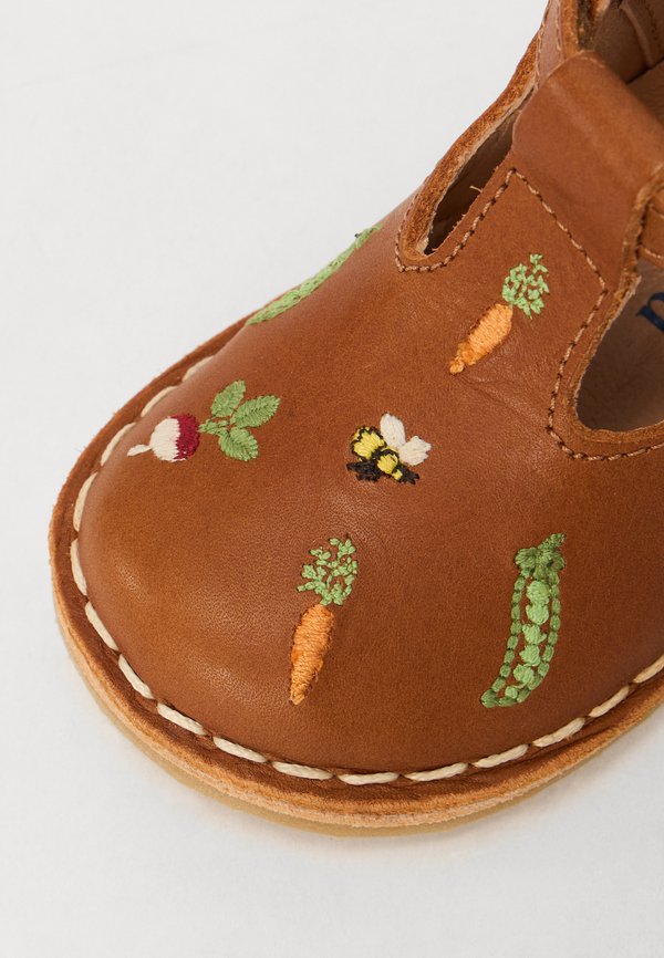 SCALLOP UNISEX - Ankle strap ballet pumps - cognac2