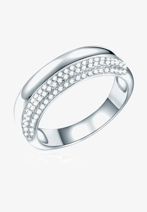 Bague en argent poli avec deux rangées courbées de petits diamants sur la bande supérieure, créant un design élégant et épuré.
