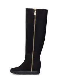 Stivale alto in suede nero con zip laterale dorata e suola in gomma, caratterizzato da una superficie testurizzata e un design con zeppa.