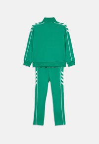 Valitud, pepper green