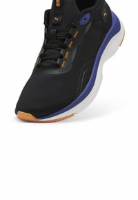 Puma SOFTRIDE ORLA SNEAKERS - Tenisky - black shadow gray bright melon lapis lazuli white
