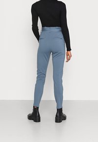 Vero Moda Tygbyxor - blue