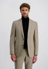 Beige maßgeschneiderter Anzug mit subtiler Textur, einreihiger Schnitt, mit Revers, zwei vorderen Taschen und schwarzem Rollkragenpulli darunter.