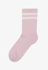 Meia de algodão cor de rosa clara com textura canelada e duas riscas brancas no topo. Apresenta biqueira reforçada e marca discreta na sola.