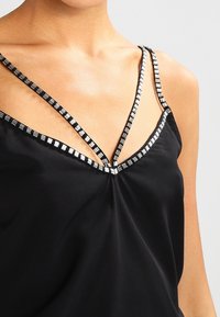 Even&Odd Top - black