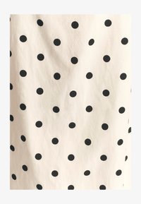 Vybráno, white base spot