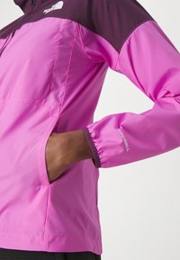 The North Face HIGHER RUN WIND JACKET - Sportska jakna - violet crocus/black currant purple