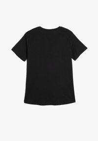 Sort kortærmet t-shirt med rund hals, lavet af blød bomuld, med en enkel, glat tekstur og uden yderligere mønstre eller detaljer.