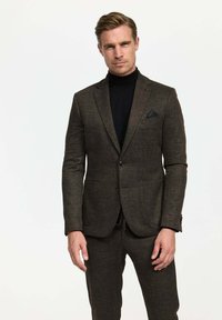 Unselected, dark brown