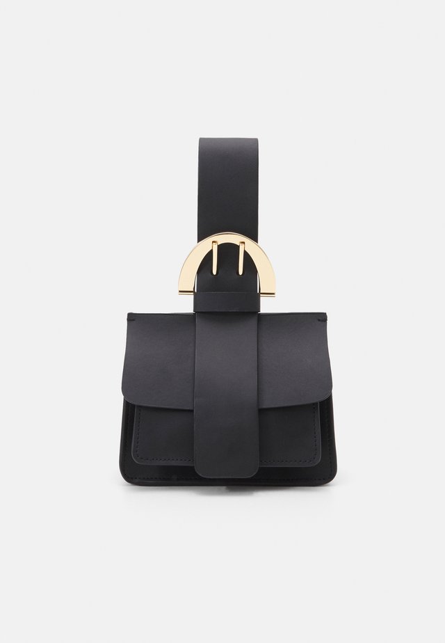 BUCKLE WRISTLET - Kuvertväska - black