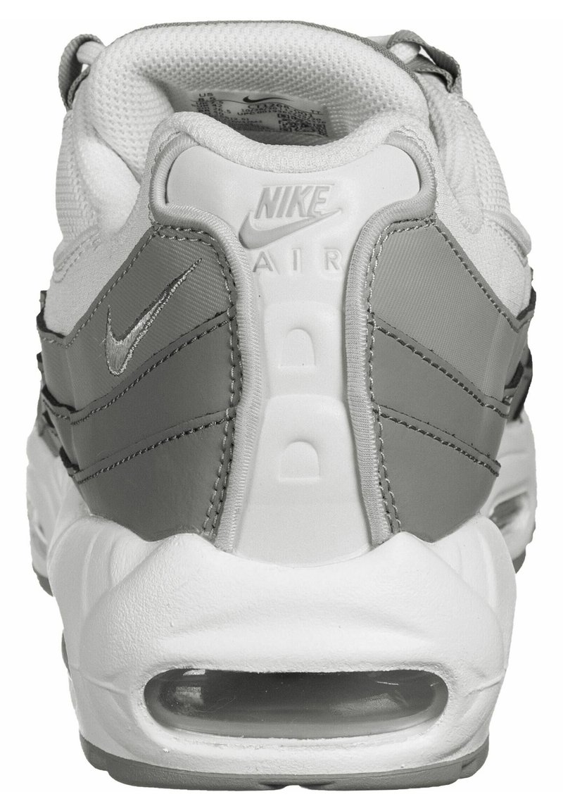 nike 2000 anzüge