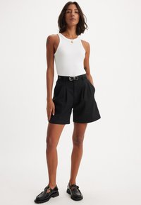 Levi's® - PLEATED TROUSER - Shorts - caviar Imagen en miniatura 1