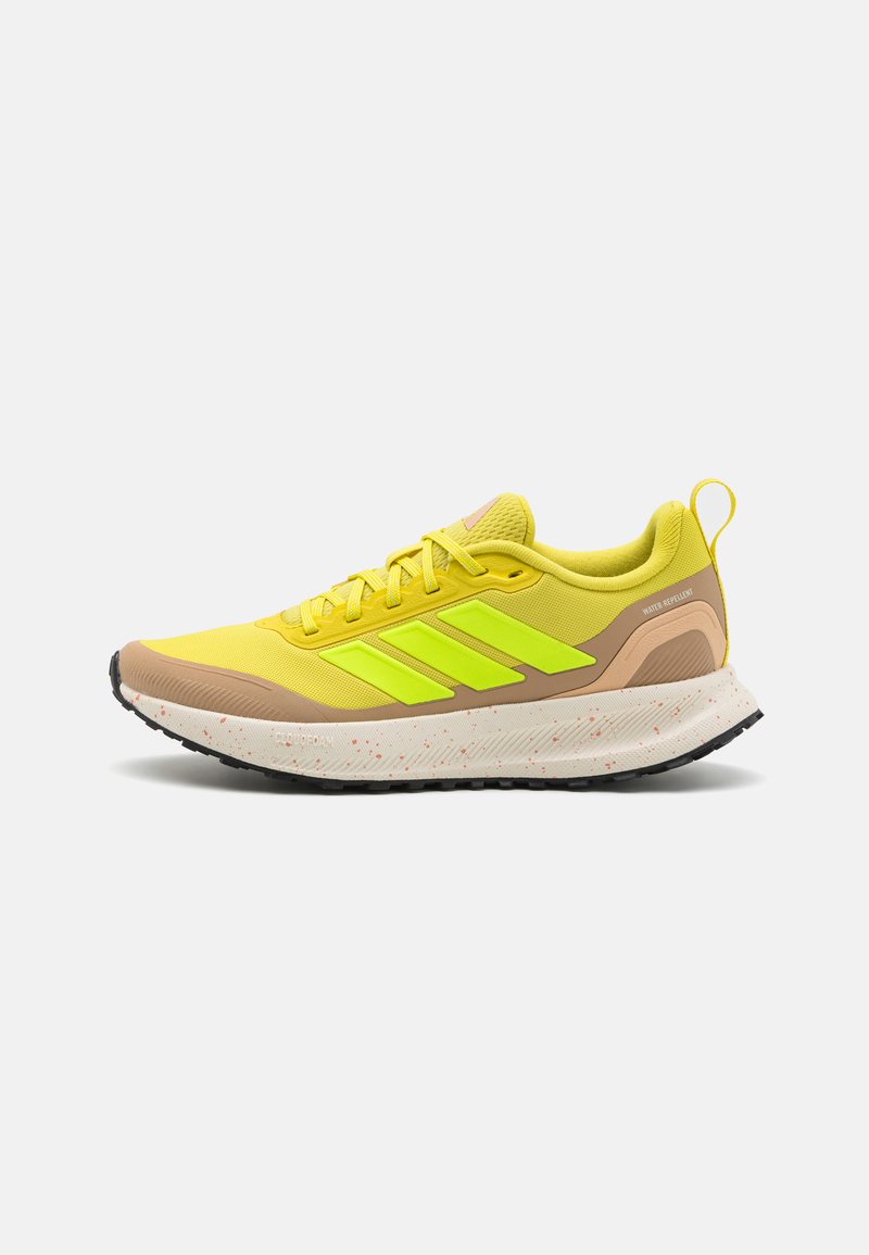 adidas Performance FALCON 5 - Trail running shoes - pure sulfur/lucid lemon/warm sandstone