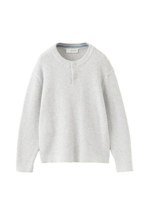 Pull gris clair en tricot gaufré avec manches longues et deux boutons au col rond, présenté sur un fond blanc.