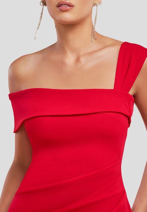 Lipsy REGULAR FIT - OFF SHOULDER FIT AND FLARE ASYMMETRICAL - Day dress -  red - Zalando