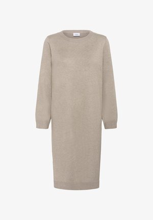 Bež haljina od pletenine dugih rukava, okruglog izreza i rebrastih manžeta. Jednostavan, pravilan silueta bez dodatnih ukrasa.